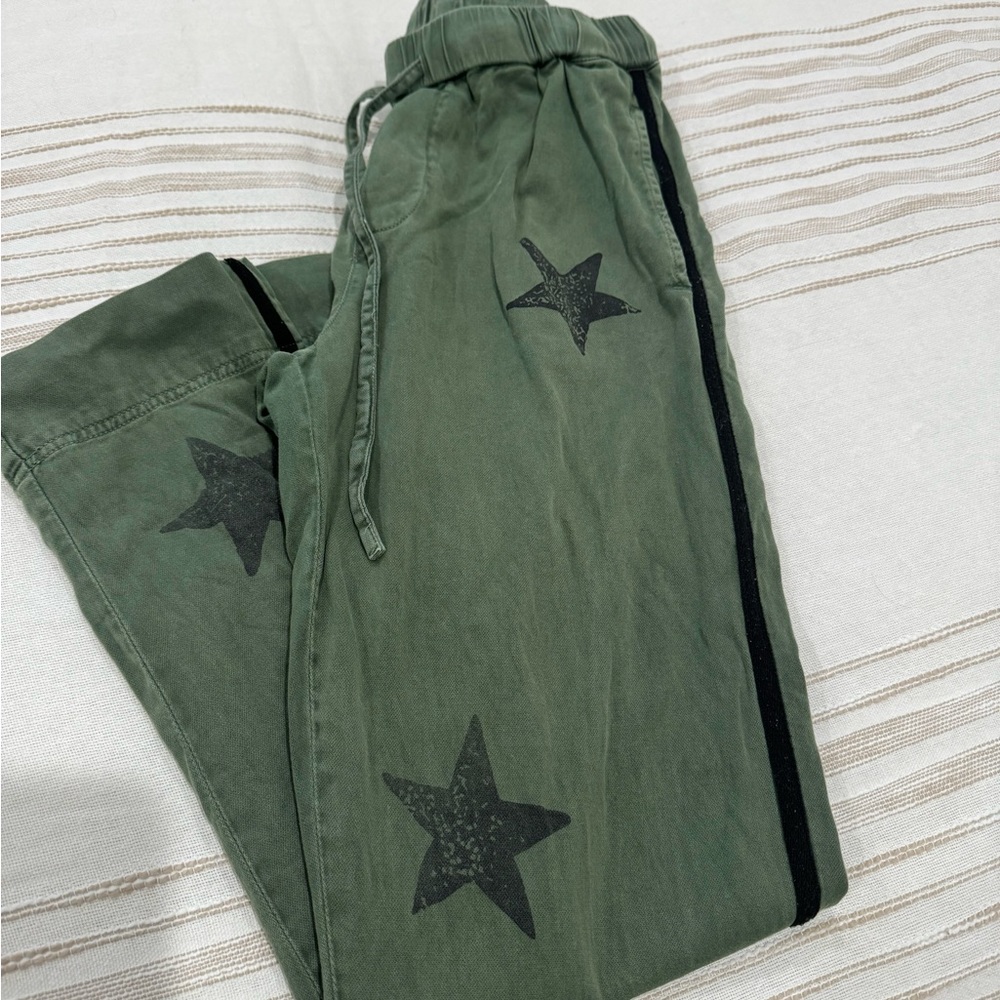 Sundry brand pants